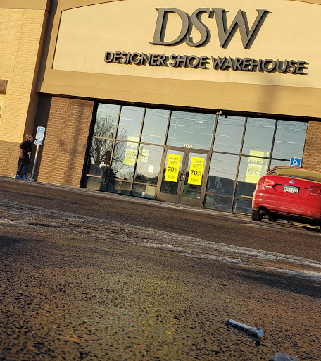 Shoe Store «DSW Designer Shoe Warehouse», reviews and photos, 1885 County Rd D E, Maplewood, MN 55109, USA