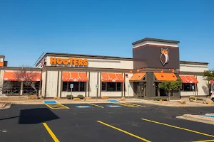 Hooters image