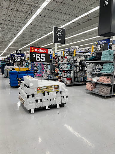 Discount Store «Walmart», reviews and photos, 67 Newtown Rd, Danbury, CT 06810, USA