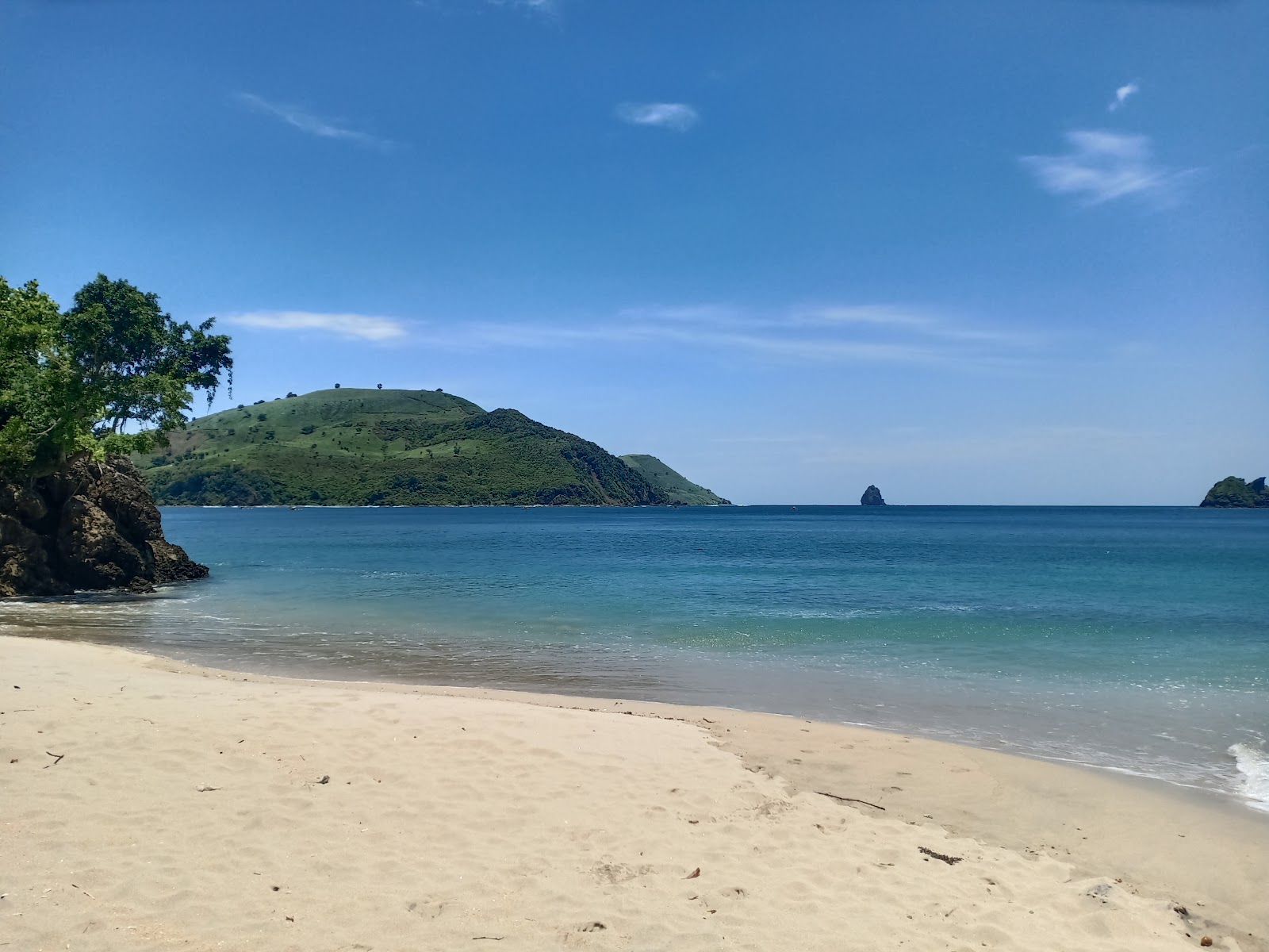 Zdjęcie Rangking Beach z powierzchnią turkusowa czysta woda