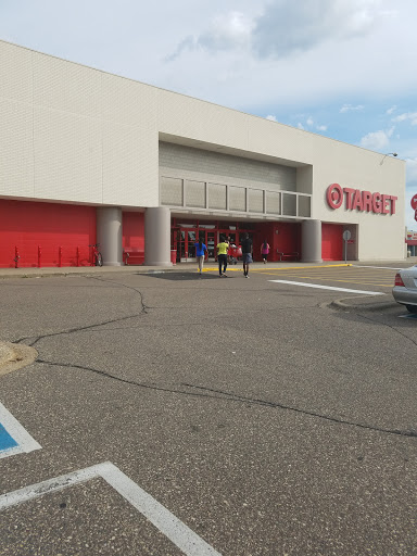Department Store «Target», reviews and photos, 6100 Shingle Creek Pkwy, Brooklyn Center, MN 55430, USA