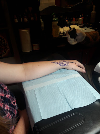 Body Piercing Shop «Atomic Tattoos», reviews and photos, 459 Brandon Town Center Dr, Brandon, FL 33511, USA