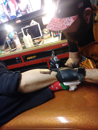 Tattoo Shop «The Ink Link Tattoo Co.», reviews and photos, 512 S 13th St, Omaha, NE 68102, USA