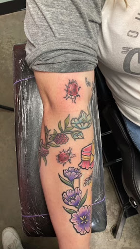 Tattoo Shop «Knuckle Up Tattoo Co.», reviews and photos, 2083 Irvin Cobb Dr, Paducah, KY 42003, USA