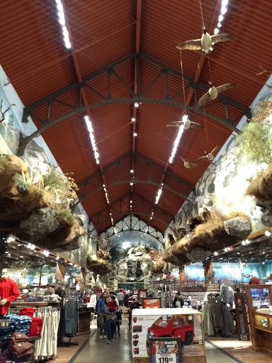 Sporting Goods Store «Bass Pro Shops», reviews and photos, 5160 Cherry Ave, San Jose, CA 95118, USA