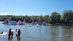 Plage du Lac des Montagnes'in fotoğrafı imkanlar alanı