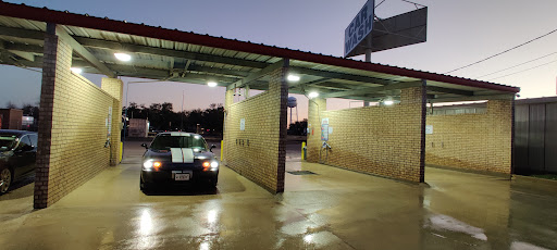 Pumphouse Car Washes en Hondo