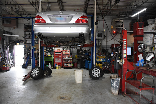 Auto Repair Shop «Meineke Car Care Center», reviews and photos, 811A W Higgins Rd, Schaumburg, IL 60195, USA