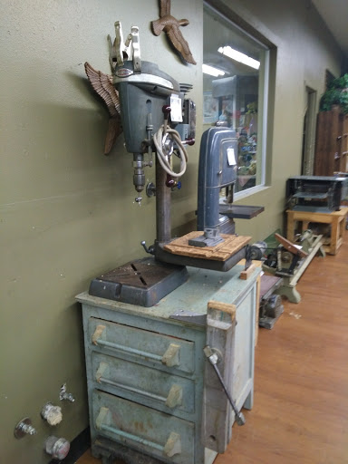 Thrift Store «Union Gospel Mission Store», reviews and photos, 885 Commercial St NE, Salem, OR 97301, USA