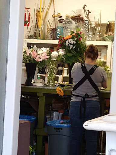 Florist «Fleur De Lis Artistry In Flowers», reviews and photos, 720 S Weymouth Ave, San Pedro, CA 90732, USA