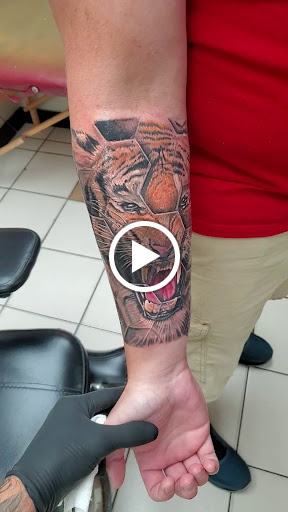 Tattoo Shop «Las Vegas Tattoo Co», reviews and photos, 1829 E 7th Ave, Tampa, FL 33605, USA