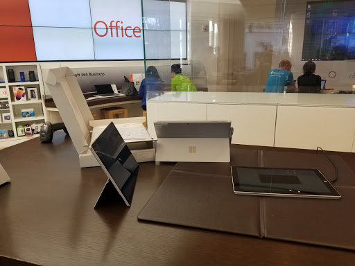 Computer Store «Microsoft Store - Mall at Millenia», reviews and photos, 4200 Conroy Rd #220, Orlando, FL 32839, USA