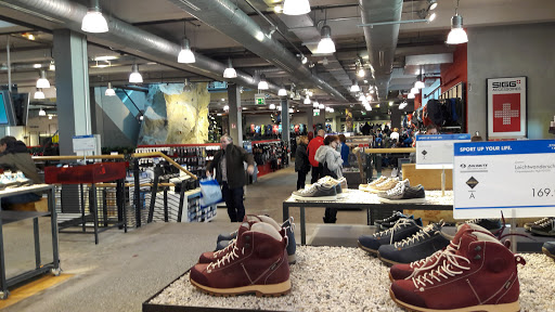 Stores to buy skechers sneakers Mannheim
