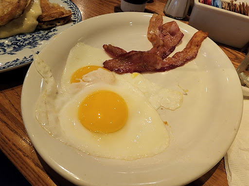 American Restaurant «Cracker Barrel Old Country Store», reviews and photos, 7995 Senoia Rd, Fairburn, GA 30213, USA