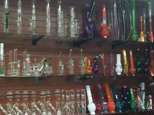Vaporizer Store «Woodstock Vape & Glass Gallery», reviews and photos, 46699 Van Dyke, Shelby Charter Township, MI 48317, USA