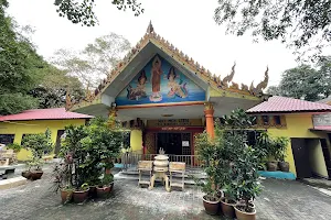 Wat Meh Liew Thai Buddhist Temple image