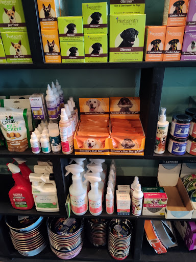 Pet Supply Store «Fetch Pet Supplies & Gifts», reviews and photos, 1332 E Republic Rd, Springfield, MO 65804, USA