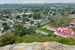 Mount Pleasant in Rising Park image