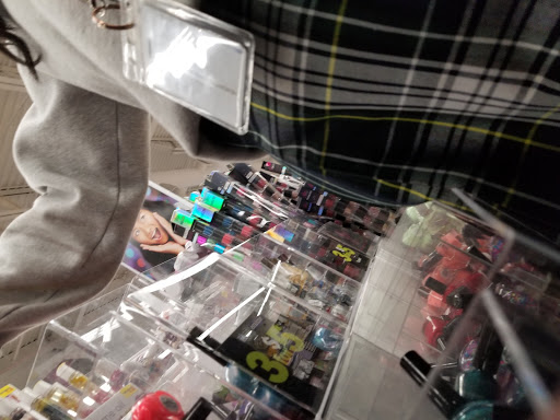 Variety Store «Five Below», reviews and photos, 309 Lancaster Ave, Wayne, PA 19087, USA