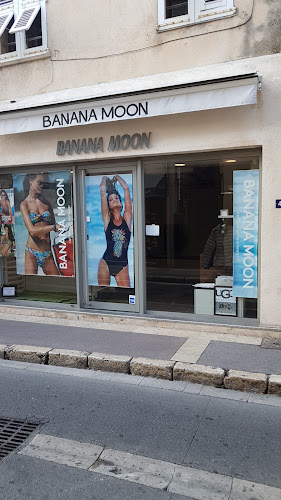 Magasin d'articles de plage Banana Moon Saint-Tropez