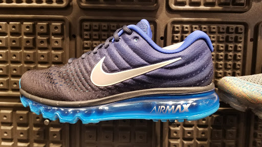 Sporting Goods Store «Nike Seattle», reviews and photos, 1500 6th Ave, Seattle, WA 98101, USA