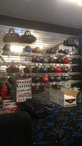 Bowling Alley «Capri Bowling Lanes», reviews and photos, 2727 S Dixie Dr, Dayton, OH 45409, USA