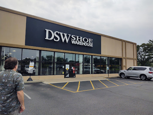 DSW Designer Shoe Warehouse, 8834 Governors Hill Dr, Cincinnati, OH 45249, USA, 