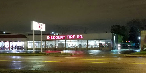 Tire Shop «Discount Tire», reviews and photos, 5505 South La Grange Road, Countryside, IL 60525, USA