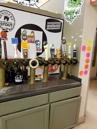 Shopping Mall «Mid City Mall», reviews and photos, 1250 Bardstown Rd #5, Louisville, KY 40204, USA