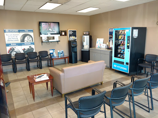 Hyundai Dealer «Crestmont Hyundai», reviews and photos, 2961 Center Rd, Brunswick, OH 44212, USA