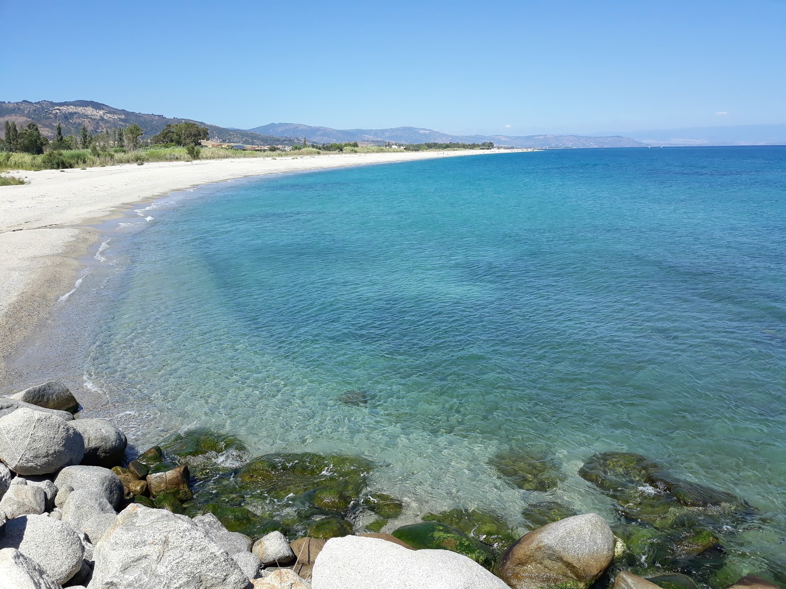 Foto von Spiaggia di Isca Marina - beliebter Ort unter Entspannungskennern