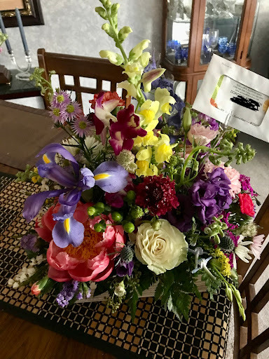 Gift Shop «Avenue Flower Shop», reviews and photos, 10632 S Cicero Ave, Oak Lawn, IL 60453, USA