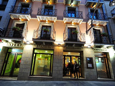 Hotel Jaqués - Pje. Unión Jaquesa, 4, 22700 Jaca, Huesca, Spain