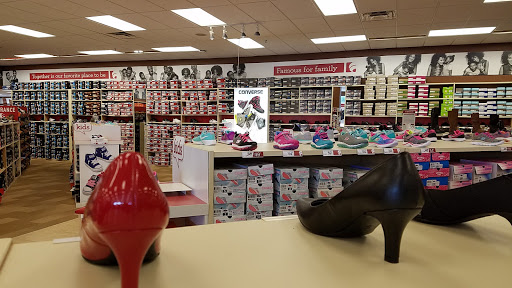 Shoe Store «Famous Footwear», reviews and photos, 2325 S Hwy 27, Clermont, FL 34711, USA
