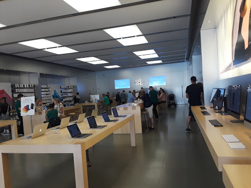 Computer Store «Apple El Paseo Village», reviews and photos, 73445 El Paseo, Palm Desert, CA 92260, USA