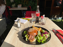 Hamburger du Restaurant français La Coupole à Annecy - n°7