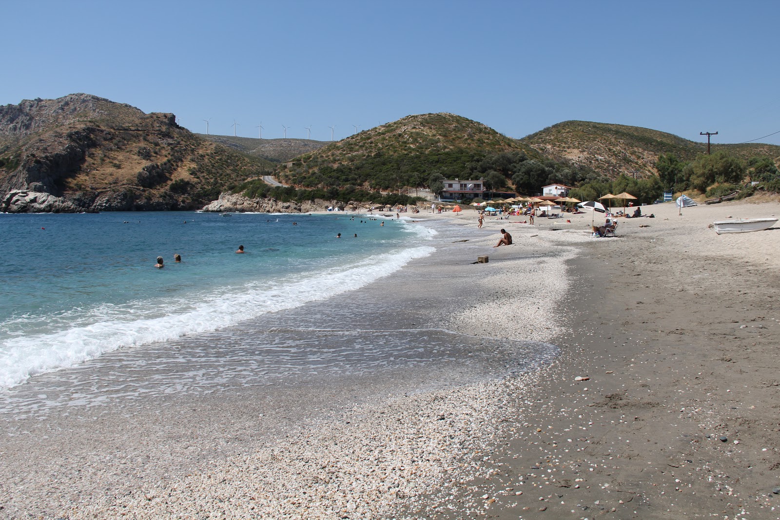 Foto di Limnionas beach con baia spaziosa