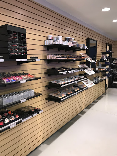 Lighting Store «Hollywood Lights Inc-Portland», reviews and photos, 5251 SE McLoughlin Blvd, Portland, OR 97202, USA