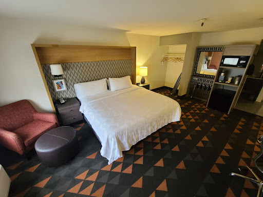 Hotel «Holiday Inn Express Union City», reviews and photos