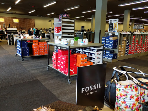 Shoe Store «DSW Designer Shoe Warehouse», reviews and photos, 17158 Redmond Way, Redmond, WA 98052, USA