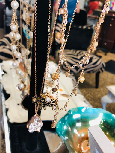 Beauty Salon «The Loft Salon», reviews and photos, 111 S Court St #101, Visalia, CA 93291, USA