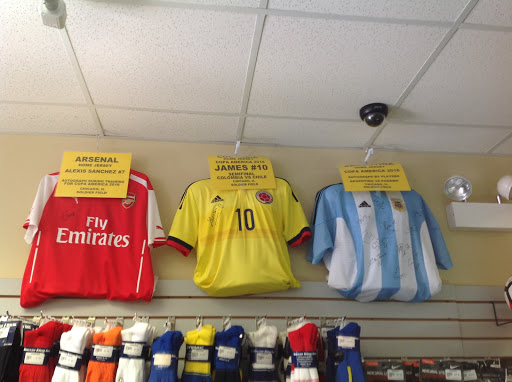 Sportswear Store «Marathon Sports of Chicago», reviews and photos, 4352 W Fullerton Ave, Chicago, IL 60639, USA