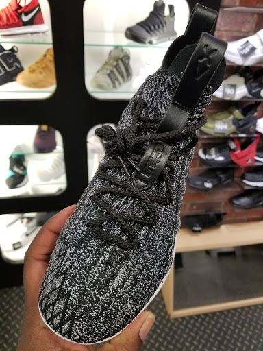 Shoe Store «VILLA, Join the Movement», reviews and photos, 605 N Market St, Wilmington, DE 19801, USA