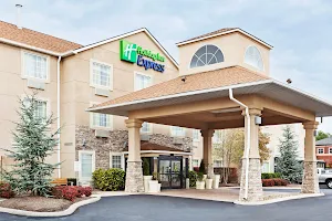 Holiday Inn Express & Suites Alcoa (Knoxville Airport) image