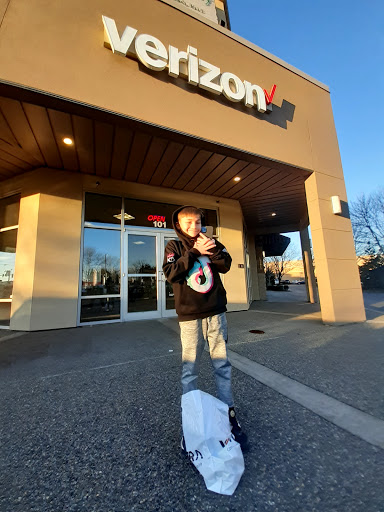 Verizon Authorized Retailer - A Wireless, 311 River Rd #101, Puyallup, WA 98371, USA, 