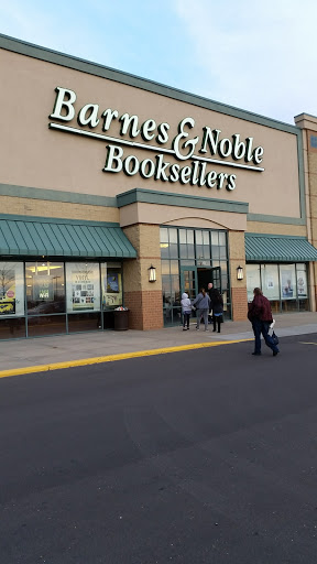 Book Store «Barnes & Noble Booksellers Maple Grove», reviews and photos, 8040 Wedgewood Ln N, Maple Grove, MN 55369, USA
