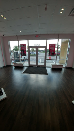 Cell Phone Store «T-Mobile», reviews and photos, 13133 US-301, Riverview, FL 33578, USA