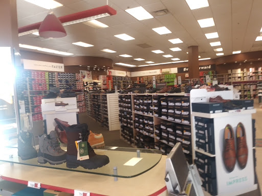 Shoe Store «Famous Footwear», reviews and photos, 1017 Montauk Hwy, Shirley, NY 11967, USA