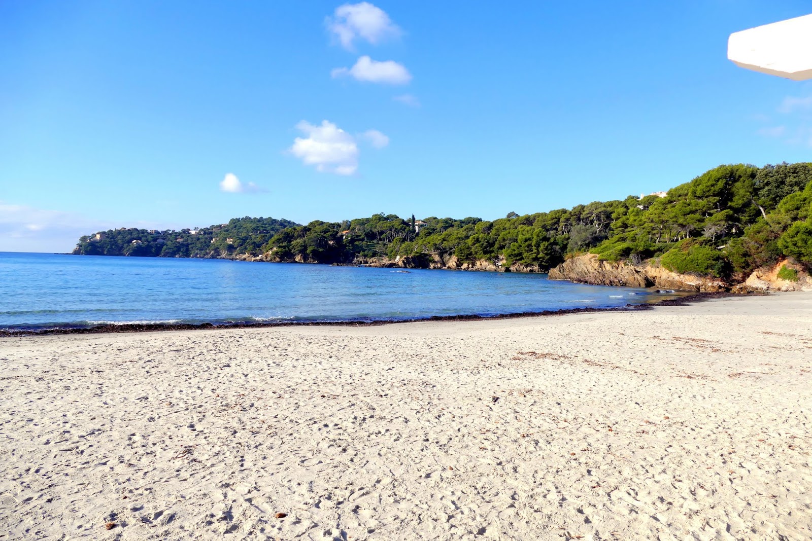 Foto von Plage de la Vignette mit türkisfarbenes wasser Oberfläche