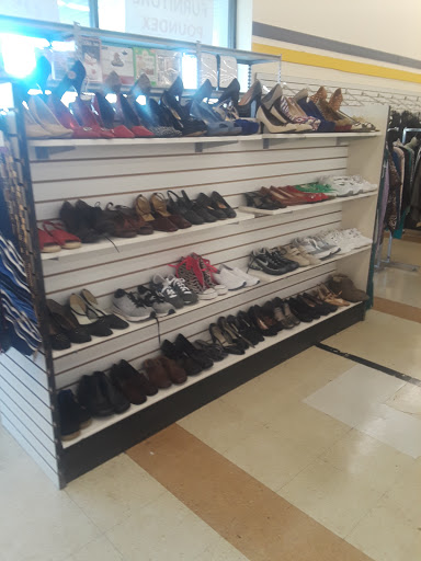 Thrift Store «Bargain Hunters Thrift Store», reviews and photos, 7020 Albemarle Rd, Charlotte, NC 28227, USA